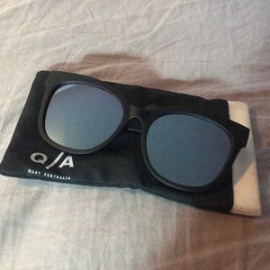 QUAY AUSTRALIA BLUE SUNGLASSES